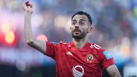 ما يحدث مع أحمد عبد القادر مهين.. أزمة جديدة تهز الأهلي وإدارة النادي تحت النار